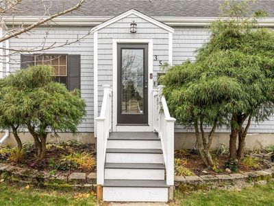 35 Hambly Rd, Tiverton, RI, 02878