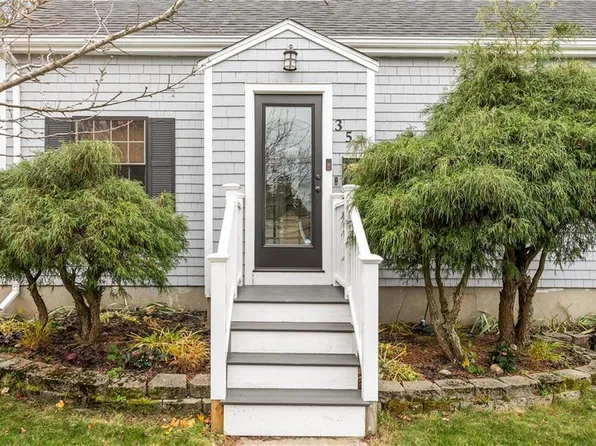 35 Hambly Rd, Tiverton, RI 02878