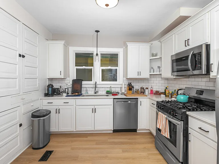 601 Pettibone Ave NW — Photo 11