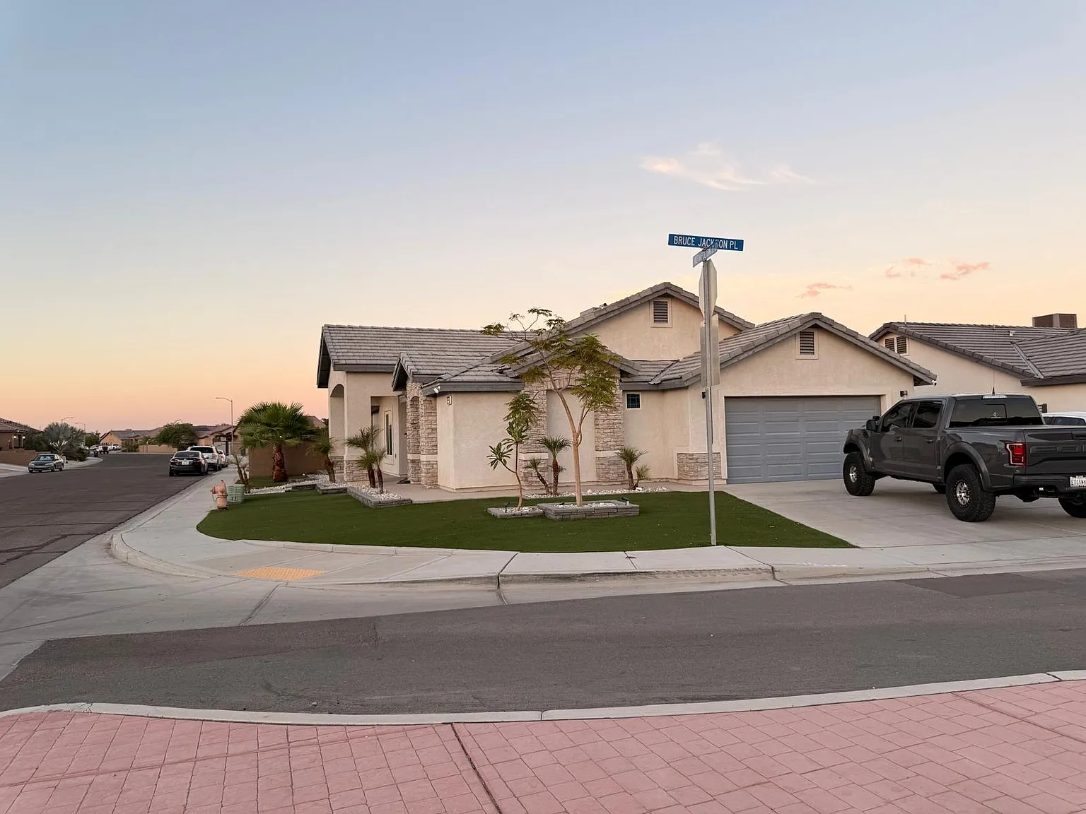 3 bed, 1370 sqft, $1,800 — Photo 3