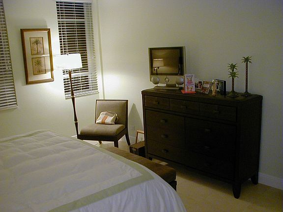 4th image of 2121 N Bayshore Dr APT 1009