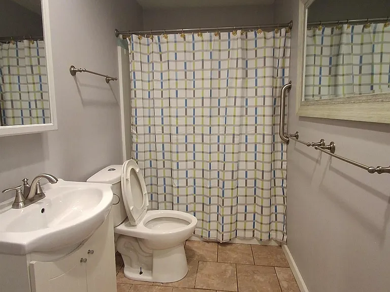 3516 Central Dr — Photo 13