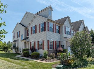 135 Raintree Xing, Hatfield, PA 19440