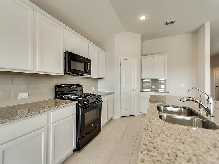 4909 Cleves Ave — Photo 7