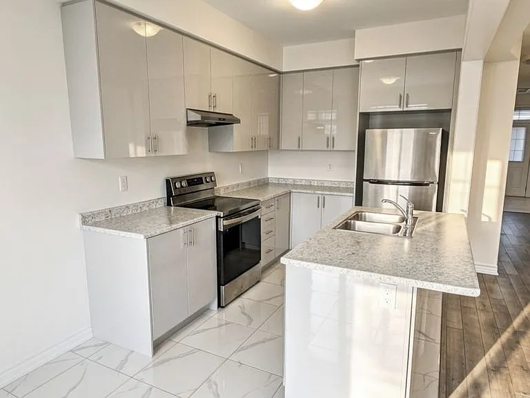 17 Rochester Dr — Photo 6