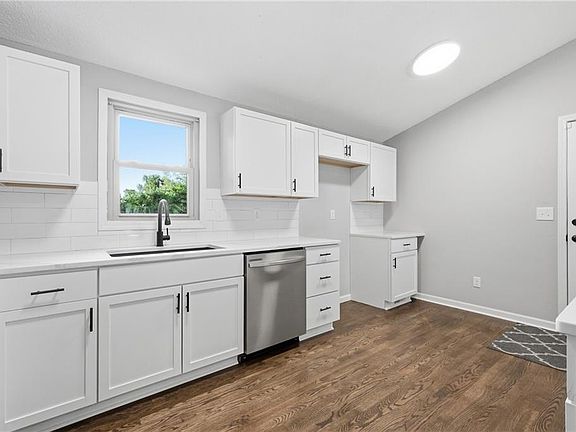 5th image of 3401 NE 67th St