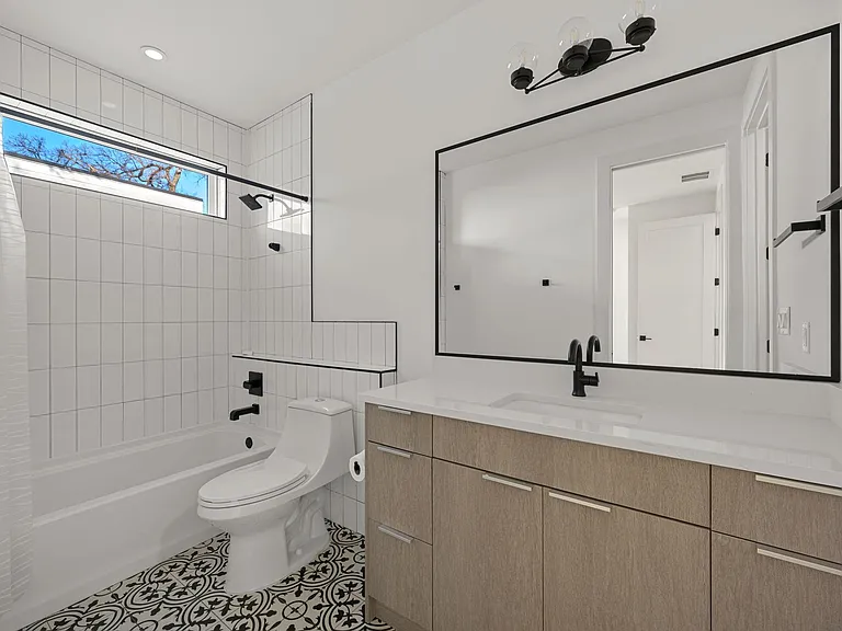 910 Nalide St #B — Photo 30