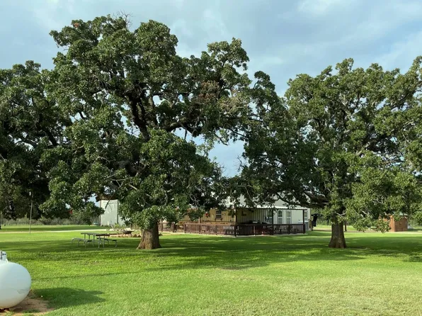 5 County Road 441, Brownwood, TX 76801