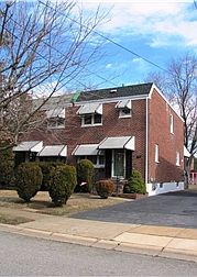 Lovely Upgraded 3BR, 1.5BA End Unit