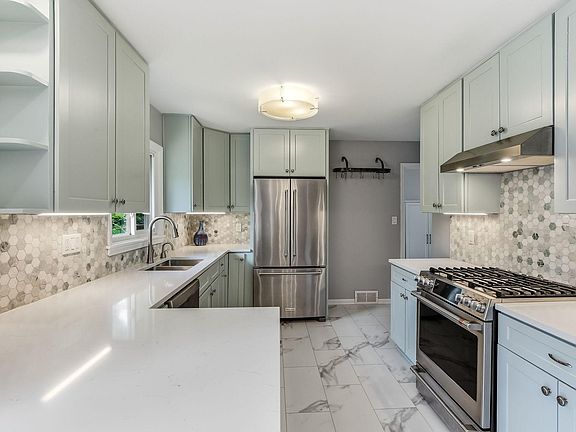 2nd image of 676 Shryer Ave W