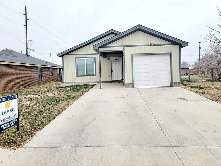 2603 Elm Ave — Photo 2