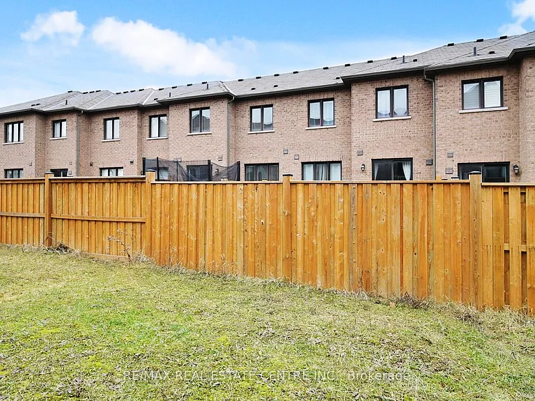 80 Scarletwood St — Photo 44