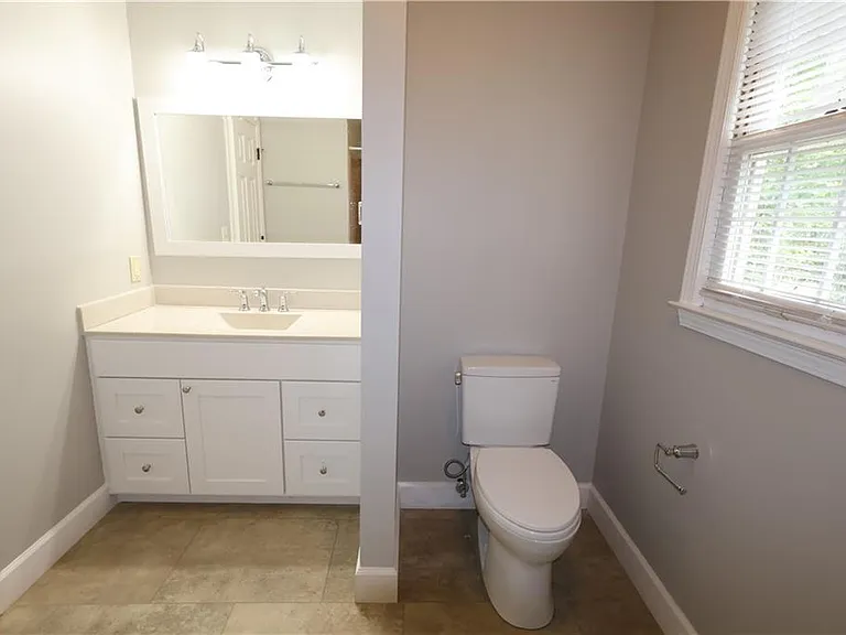 1359 Oakengate Dr — Photo 31