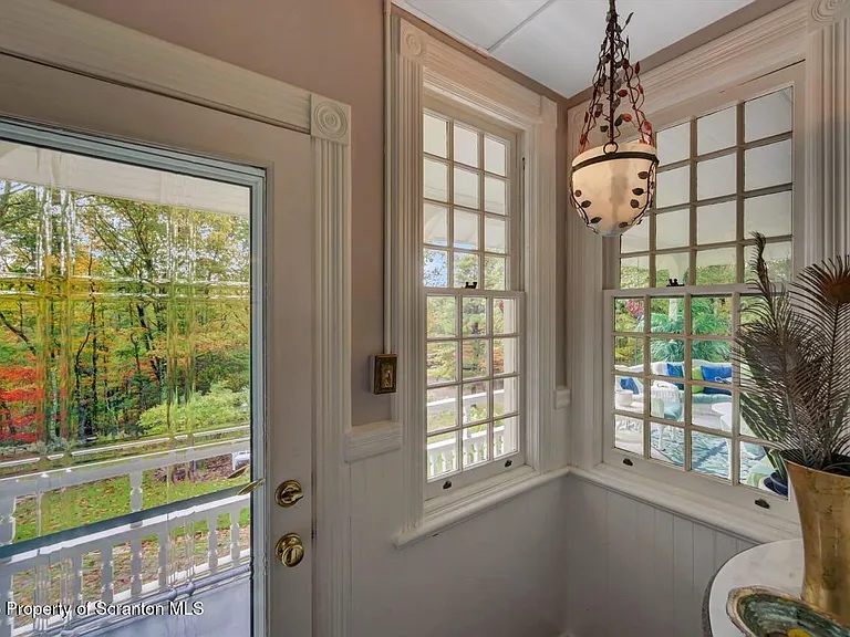 3360 Forest Rd — Photo 40