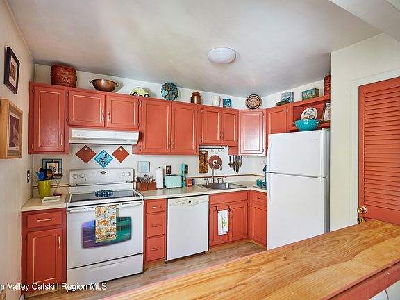 2nd image of 703 Briarwood Court
