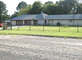 1609 Palmer St, Palestine, TX 75801