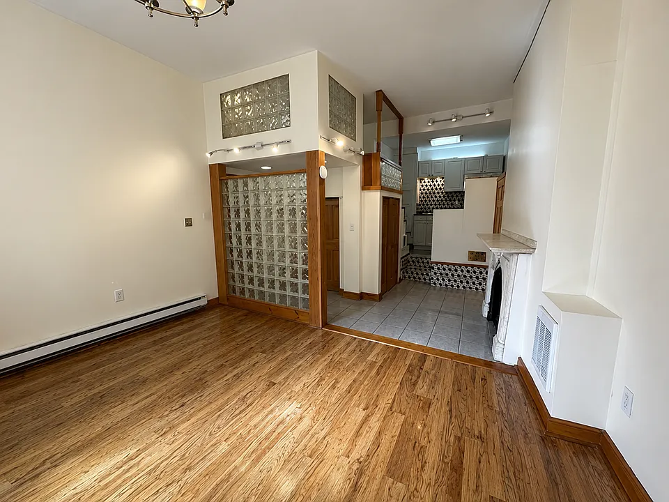 696 Massachusetts Ave #1