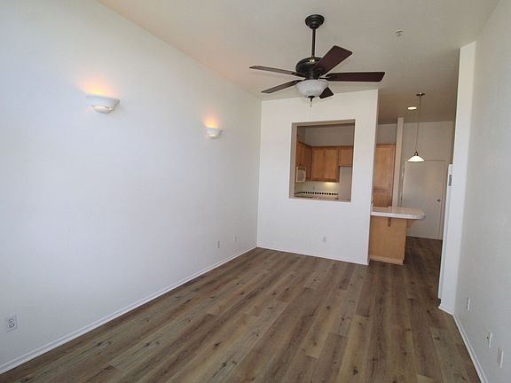 2nd image of 1073 N Ventura Ave #103