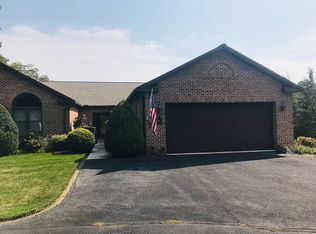 4070 Greystone Dr, Harrisburg, PA 17112