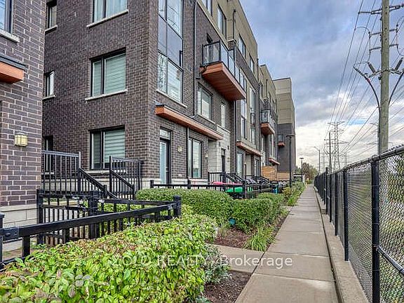 2nd image of 1555 Kingston Rd #218