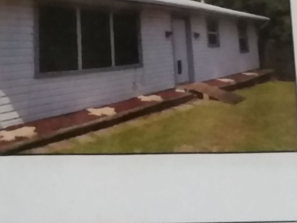 1st image of 918 Rebecca Ln