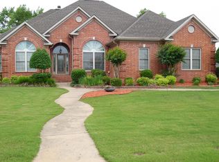 5821 Riviera Dr, Benton, AR 72019