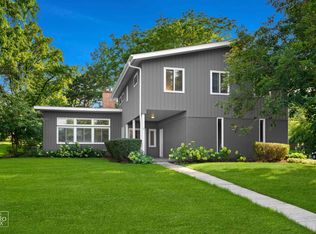 6S575 Bridlespur Dr, Naperville, IL 60540