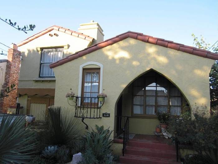 Adorable stucco bungalow