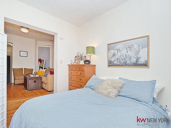 3rd image of 120 Macdougal St APT 8