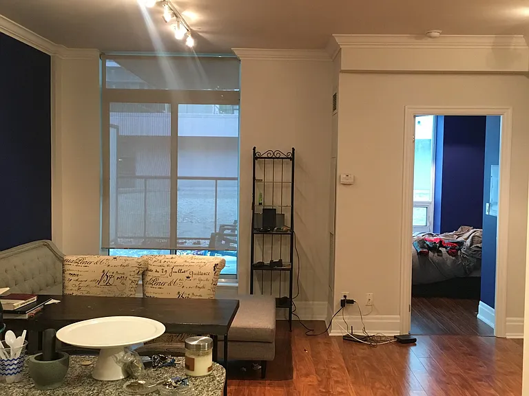 16 Yonge St W #318 — Photo 3