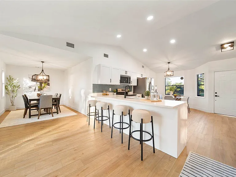 896 Talmadge Ave SE — Photo 11