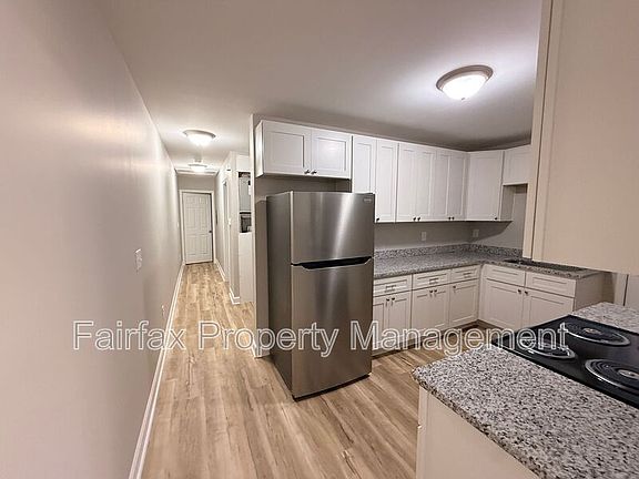 4th image of 2416 Owen St #B