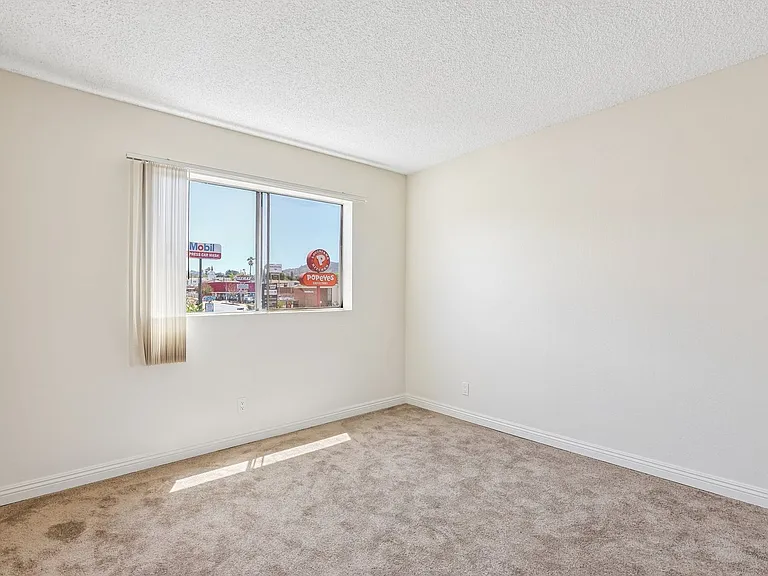 8541 Foothill Blvd., Sunland — Photo 30