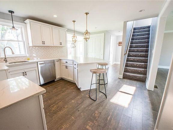 2nd image of 71 Kenview Ave