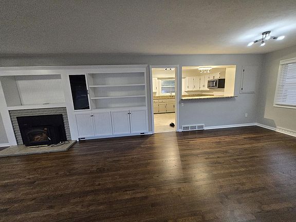 living room/dining room/kitchen