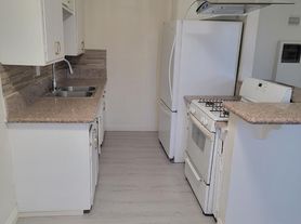 323 W 11th St, Upland, CA