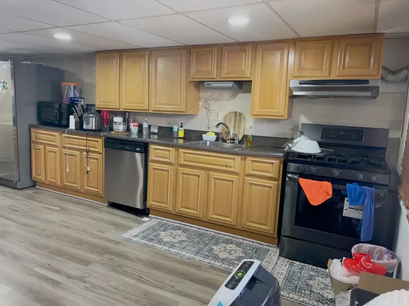 31 Marian Ct, Millbourne, PA 19082