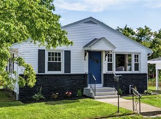 7 Rice St, Johnston, RI 02919
