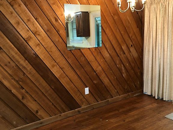 Dinning Area & Mirror
