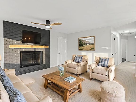3rd image of 5309 N Mersington Ave