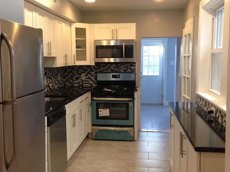 3723 Stanton St — Photo 7