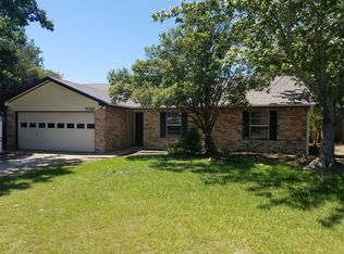 7016 Ridgetop Rd, North Richland Hills, TX 76182