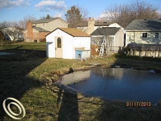 3rd image of 21405 Danbury St