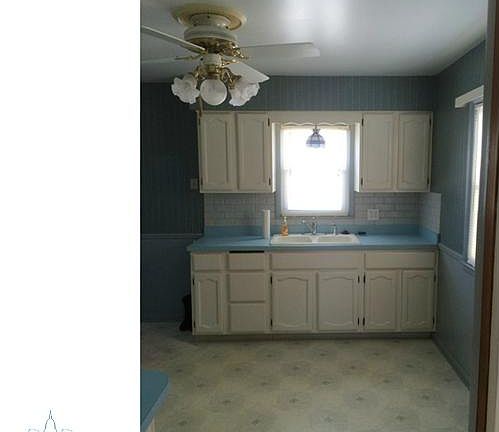 3rd image of 3516 Glenwood Ave