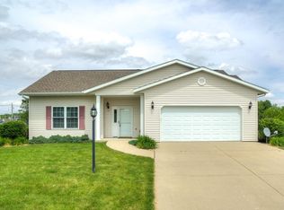 14 Liberty Ln, Lane, IL 61727