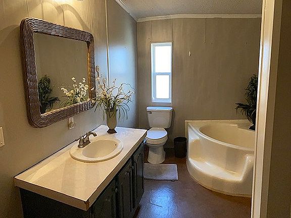 4th image of 31 Meadows Ln