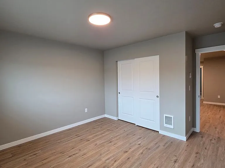 724 N Pearl St #B — Photo 16