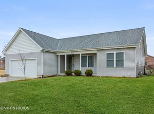 1417 Sage Ln, Harvard, IL 60033