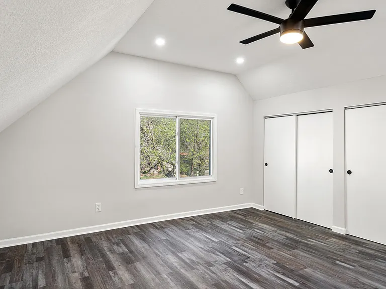 2754 Holmes St — Photo 10