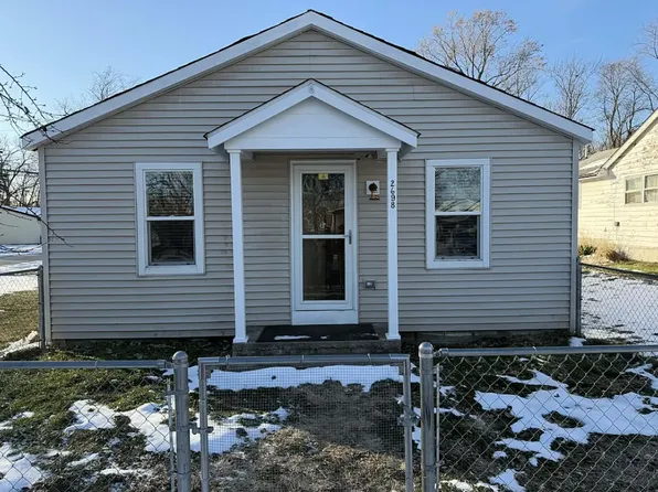 2698 Cass St, Lake Station, IN 46405